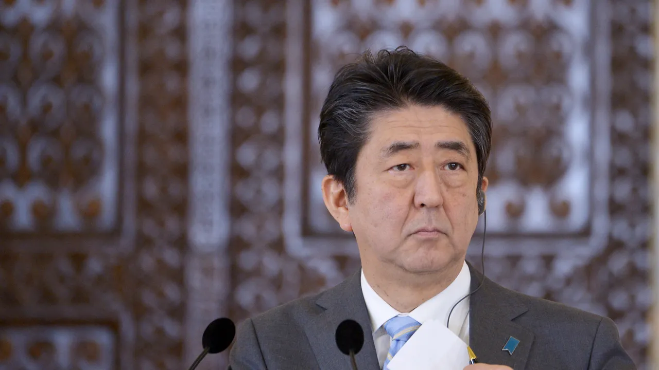 EDITORIAL | Vizita lui Shinzo Abe şi greva japoneză a Guvernului român
