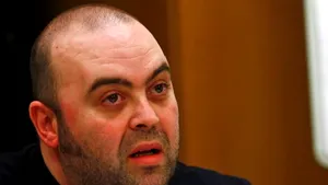 Teo Peter jr: Nu era cazul ca Lăzăroiu să vorbească de banii primiţi ca daune, suma e mult mai mică