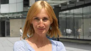 Jurnalista de radio Liliana Nicolae îşi lansează un volum de reportaje la Bookfest 