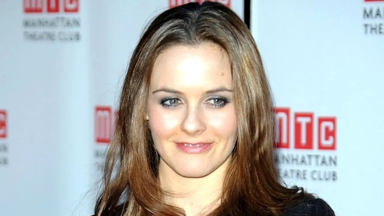 Alicia Silverstone este mămică. A născut un băieţel de 3,6 kilograme