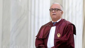 Zegrean: Situaţia juridică a aleşilor traseişti din OUG 55 trebuie decisă de Parlament. Ei au făcut-o, ei să o dreagă