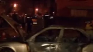 Doi tineri, incendiaţi în propria maşină pe o stradă din Capitală - VIDEO