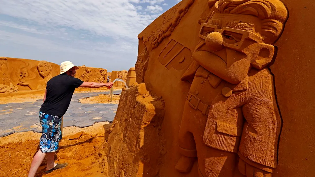 Cel mai mare festival de sculpturi în nisip debutează sâmbătă | VIDEO
