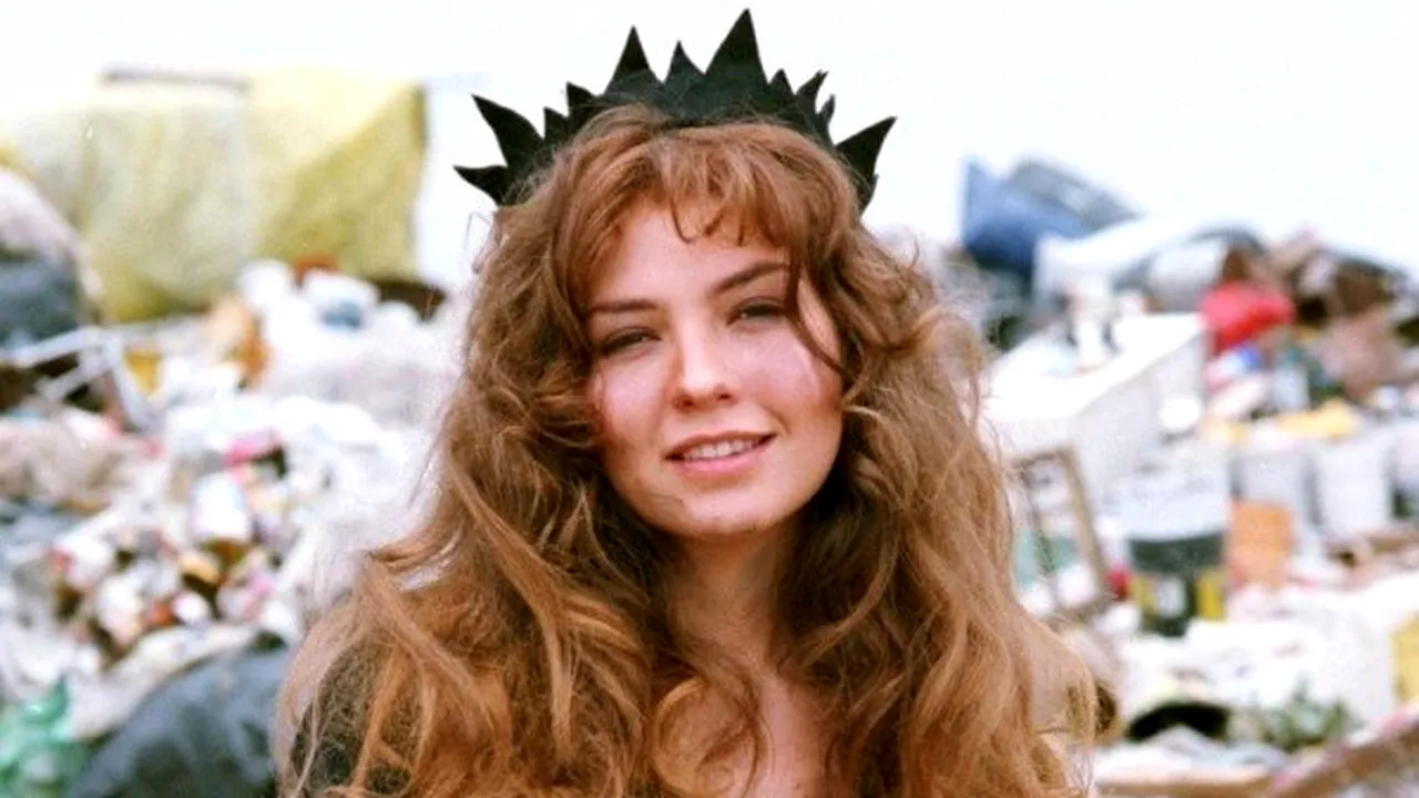 Cântăreaţa Thalia, desemnată un  idol în modă de un celebru lanţ de magazine - FOTO, VIDEO
