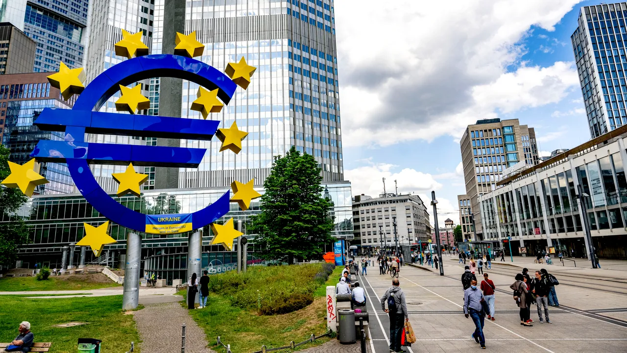 FT: Mediile de afaceri şi statele UE, preocupate de pasivitatea Comisiei Europene privind normele pieţei unice 