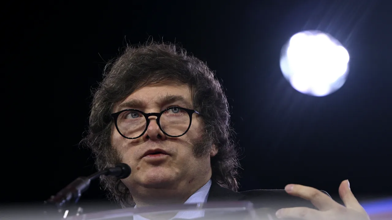 Javier Milei se ţine de cuvânt: concedieză bugetari pe bandă rulantă. Preşedintele ce se descrie 