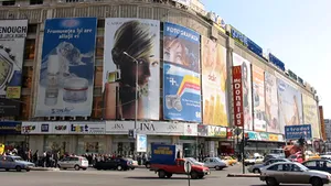 O geantă plină cu bani a fost găsită abandonată în magazinul Unirea din Capitală - VIDEO