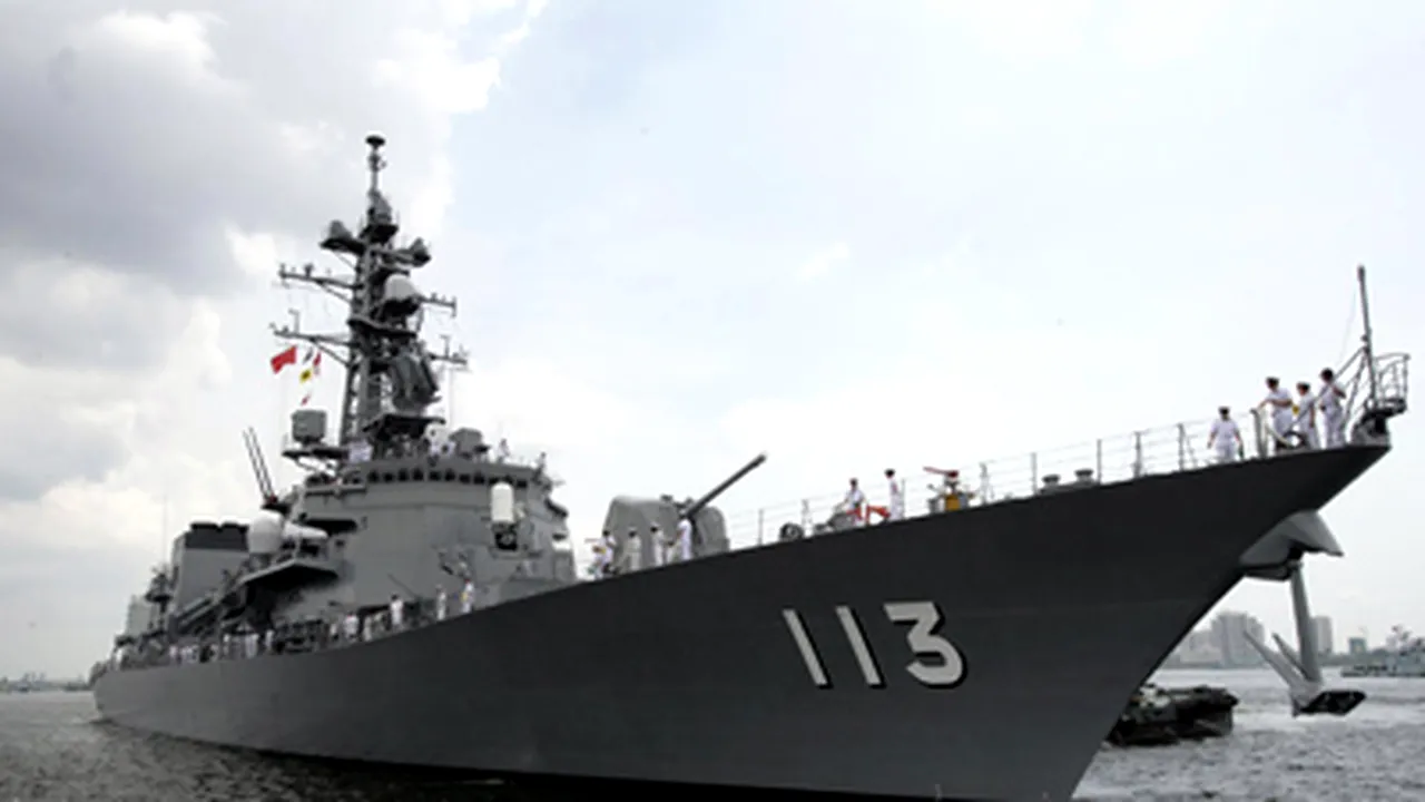 Două distrugătoare japoneze se îndreaptă către Golful Aden