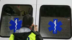 Cluj: 11 persoane, rănite într-un accident după lovirea unui microbuz ce transporta muncitori