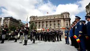 Ziua Drapelului Naţional, sărbătorită în Piaţa Tricolorului din Bucureşti - FOTO