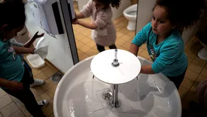 Danemarca şi-a redeschis şcolile după pandemie.Ce măsuri de protecţie au luat la nivelul unităţilor de învăţământ