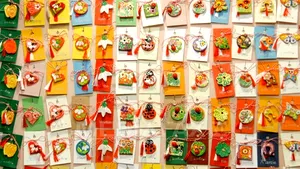 Mărţişorul, un simbol al reînnoirii şi speranţei, dăruit să aducă noroc la început de primăvară