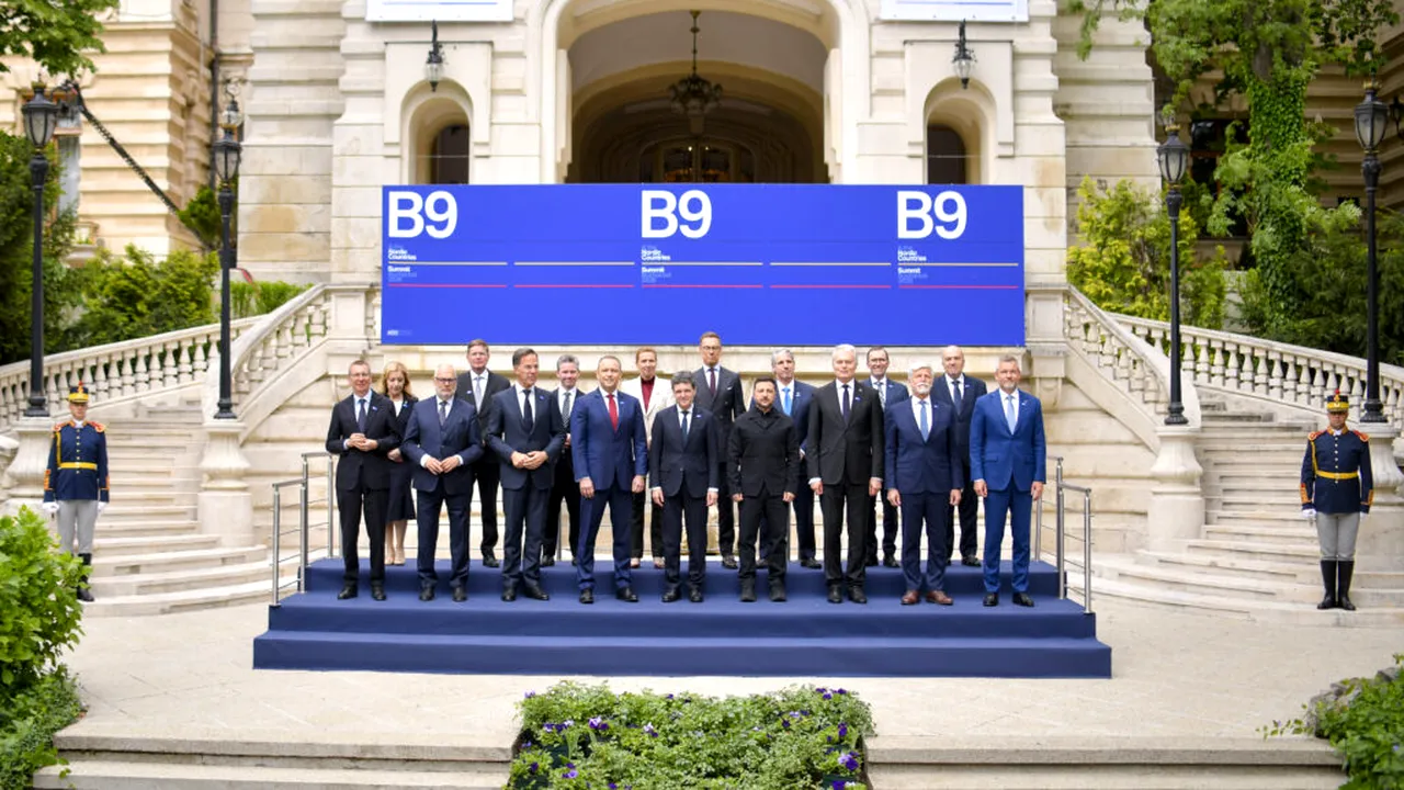 Liderii B9 avertizează că Rusia rămâne principala amenințare pentru NATO. Ungaria nu a semnat declarația comună a summitului de la București
