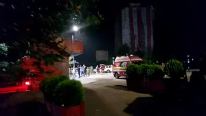 O tânără a căzut cu tiroliana în Parcul Lumea Copiilor din Capitală şi a fost transportată la spital/ Poliţia face cercetări. Primarul Daniel Băluţă: Tiroliana va fi închisă