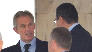 Fostul prim-ministru britanic Tony Blair, la Palatul Victoria pentru o discuţie cu Ponta