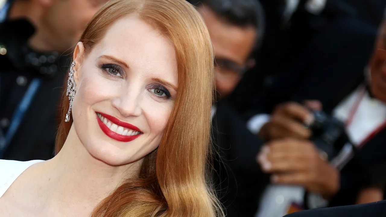 Jessica Chastain s-a căsătorit cu Gian Luca Passi de Preposulo, într-o ceremonie organizată de Anne Hathaway şi Emily Blunt | FOTO