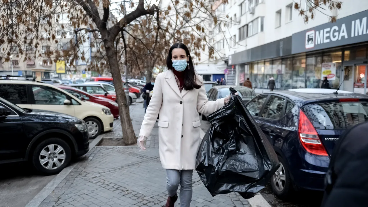 Războiul gunoiului în Sectorul 1 al Capitalei. USR PLUS o susţine pe Clotilde Armand în conflictul cu firma de salubritate