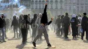 Mii de participanţi la manifestaţiile împotriva reformei pensiilor organizate sâmbătă în Franţa