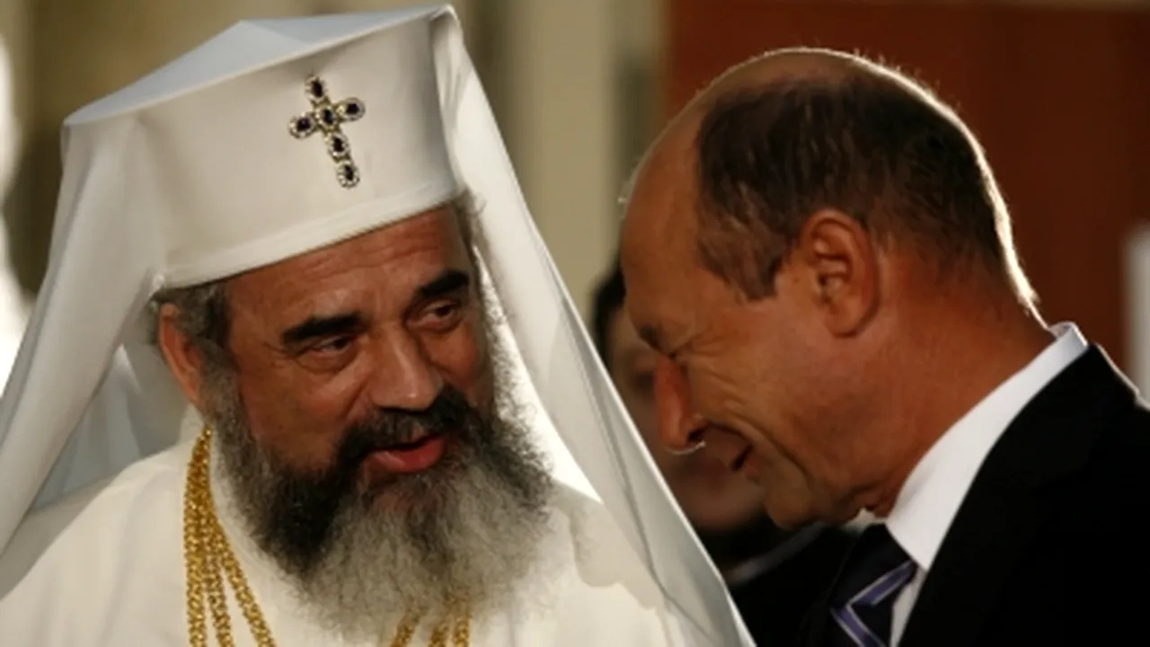 Băsescu: Nu ştiam că numle meu este inscripţionat pe clopotul bisericii din curtea Cotrocenilor