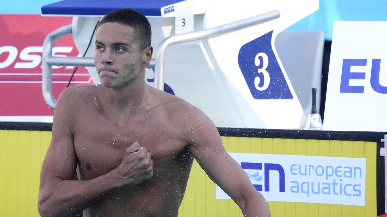 O nouă medialie de aur pentru David Popovici. Românul stabileşte un nou record mondial la proba de 200 m liber