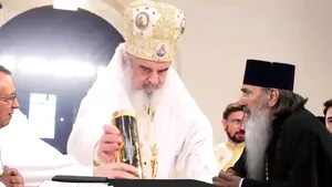 „În biserică nu sunt microbi cum sunt în altă parte”. Pe ce îşi bazează afirmaţia IPS Teodosie