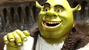 Jack Sparrow şi Shrek pe străzile din Bucureşti