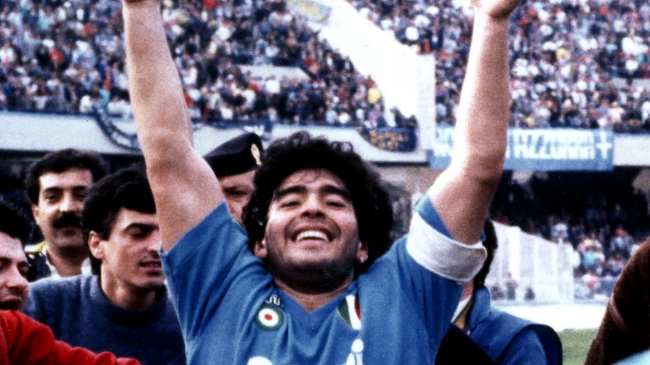 Povestea lui Maradona: Drogurile, Mâna lui Dumnezeu şi Golul secolului. De la limita sărăciei, pe cele mai înalte culmi ale fotbalului