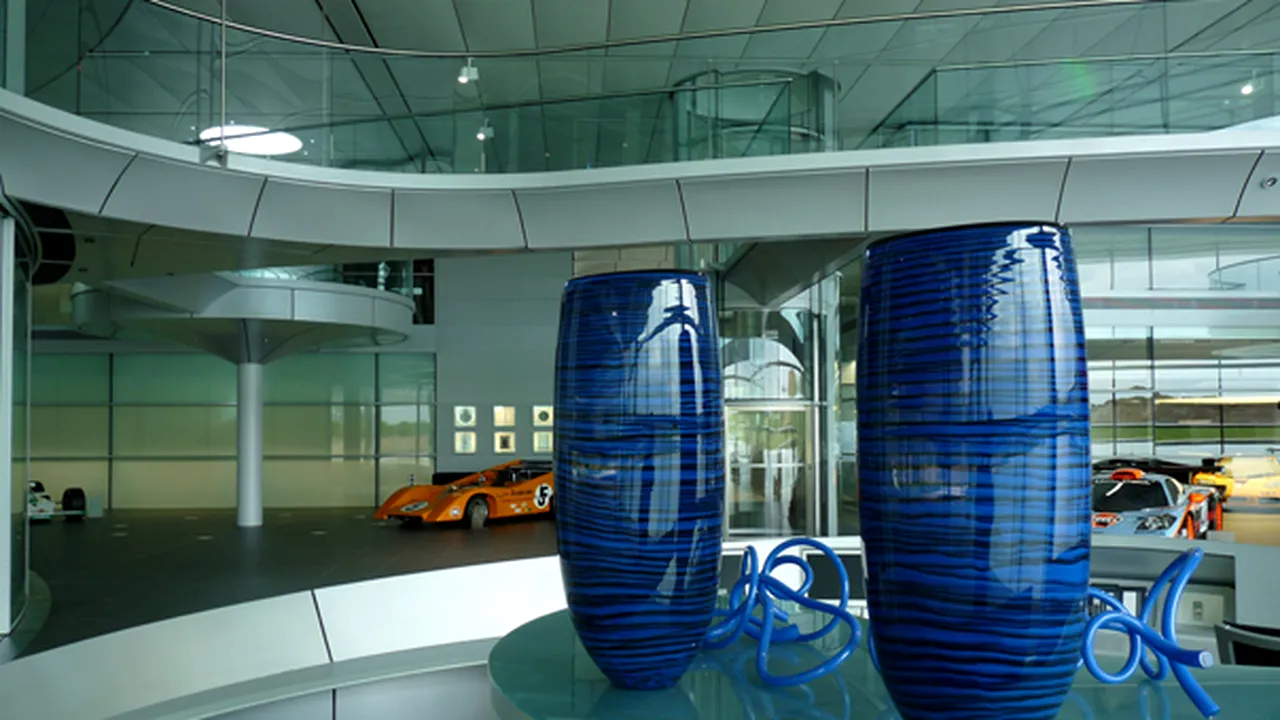 Lucrări ale artistului Ioan Nemţoi decorează McLaren Technology Center - FOTO