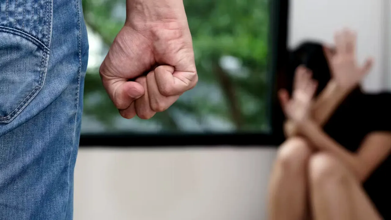 Prahova. Bărbat reținut după ce ar fi agresat sexual o fată de 17 ani într-un parc