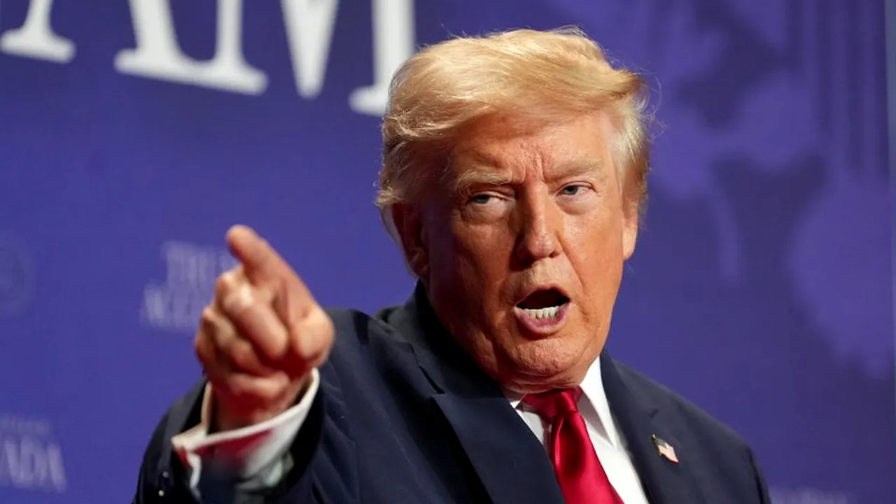 Ce se întâmplă cu părul lui Trump? „Arată absolut uimitor” | Online-ul american a luat-o razna cu speculațiile privind noua coafură a președintelui
