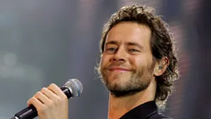Starul trupei Take That a fost internat pentru o leziune pulmonară