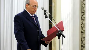 Ritli Ladislau este noul ministru al Sănătăţii. Vezi cum şi-a încheiat jurământul şi de ce a fost primit fără şampanie