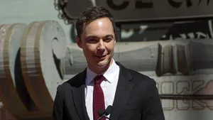 Jim Parsons s-a căsătorit cu partenerul său, Todd Spiewak