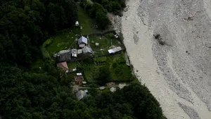 Cod portocaliu de inundaţii în Caraş-Severin şi Mehedinţi