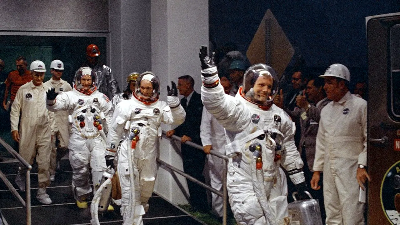 Familia lui Neil Armstrong a ajuns la o înţelegere cu spitalul care l-ar fi lăsat să moară. Suma pe care o va plăti instituţia acuzată de neglijenţă