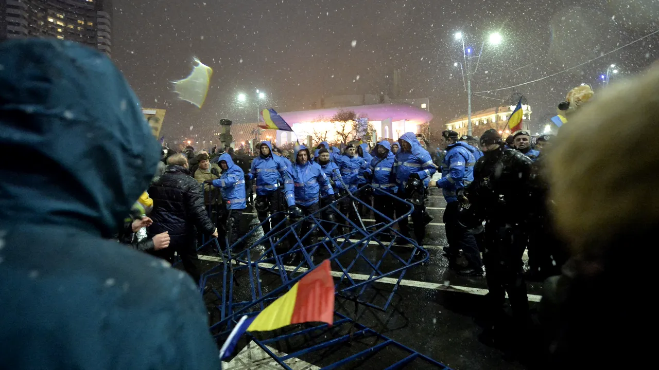 Vicepreşedintele Comisiei de Apărare cere verificarea, în Parlament, a modului în care au intervenit jandarmii la proteste