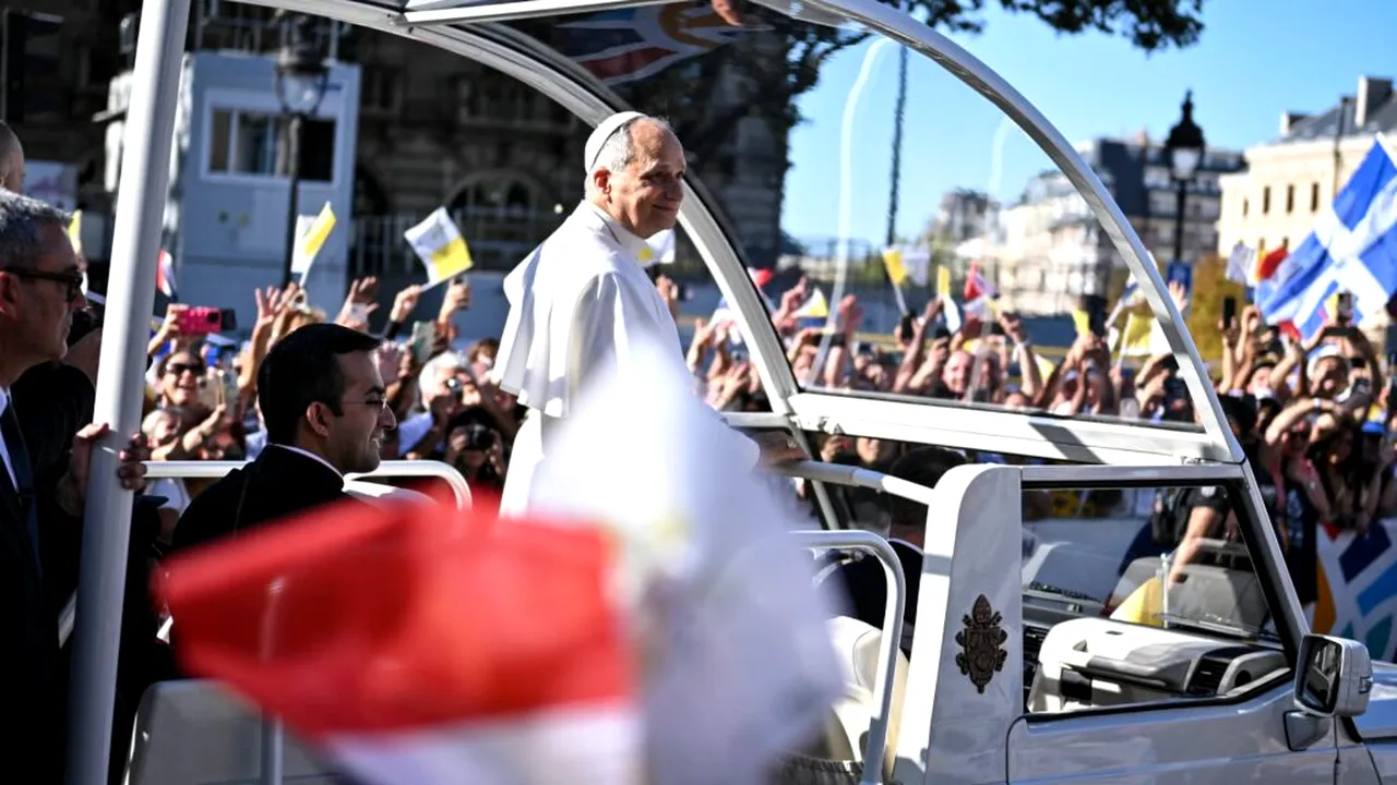 Papa Leon al XIV-lea a adunat 700.000 de oameni pe Champs-Élysées. Slujbă istorică într-o Franță tot mai secularizată