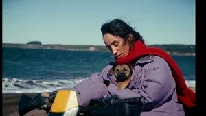 Vedeta Festivalului de la Cannes: Yuri, o cățelușă salvată dintr-un adăpost