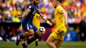 EURO 2024: ROMÂNIA - OLANDA 0-3, în optimile de finală. Tricolorii, eliminaţi: au început în forţă, dar batavii au pus stăpâne pe joc şi au marcat / În tribune, mareea galbenă a dominat vizual şi sonor / Echipa şi-a atins limitele sportive, dar rămânem cu dăruirea care i-a reconectat pe fani cu naţionala