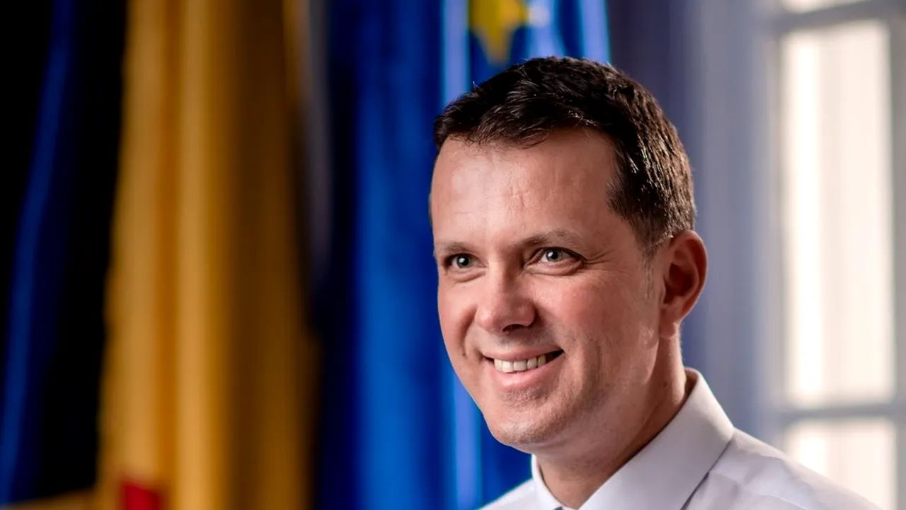 USR cere demisiile miniştrilor Economiei şi Internelor, Virgil Popescu şi Lucian Bode
