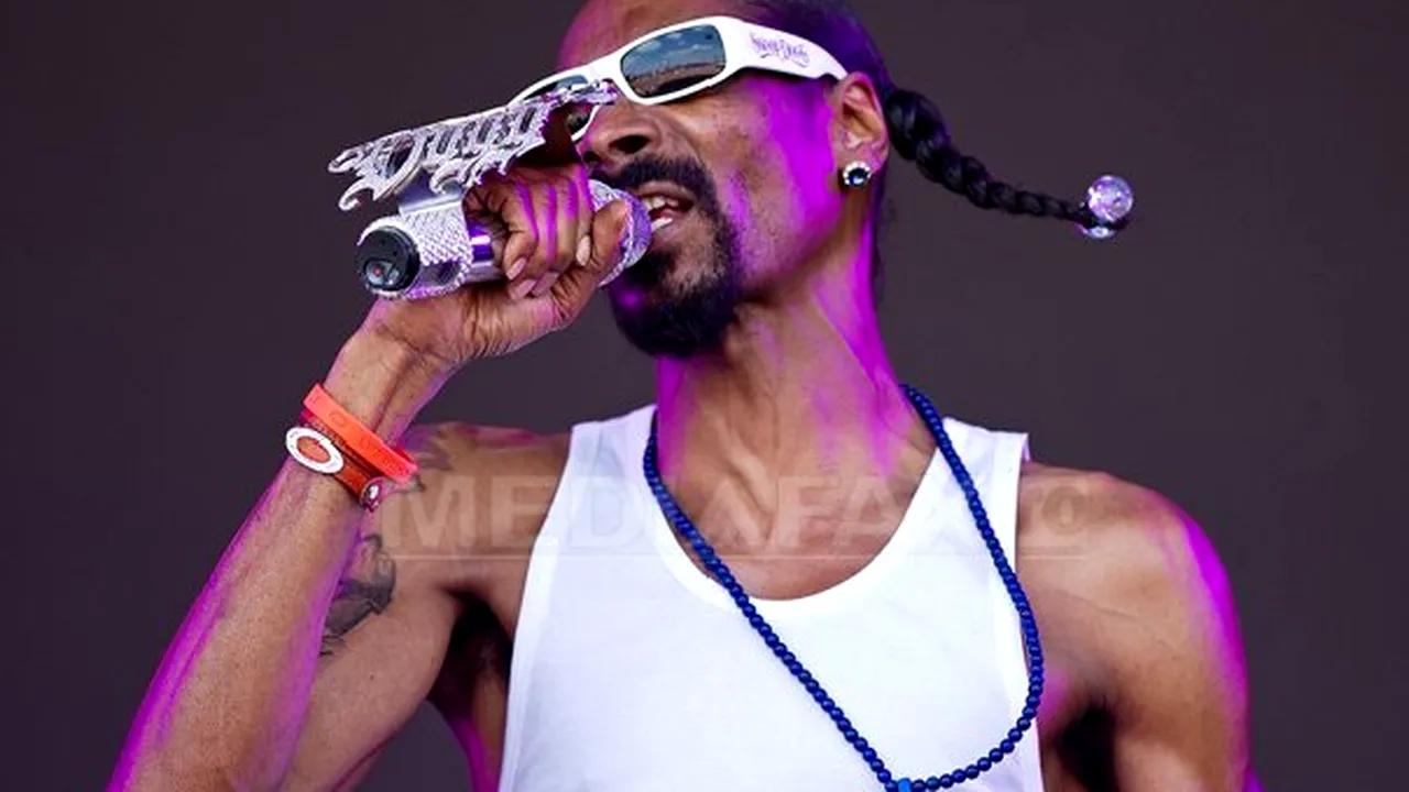 Snoop Dogg mărturiseşte: Am fost un proxenet adevărat în timpul turneului meu din 2003. Istorisile rapperului american
