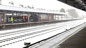 Zăpadă în Marea Britanie: Aeroportul Gatwick este închis şi trenurile Eurostat au întârzieri