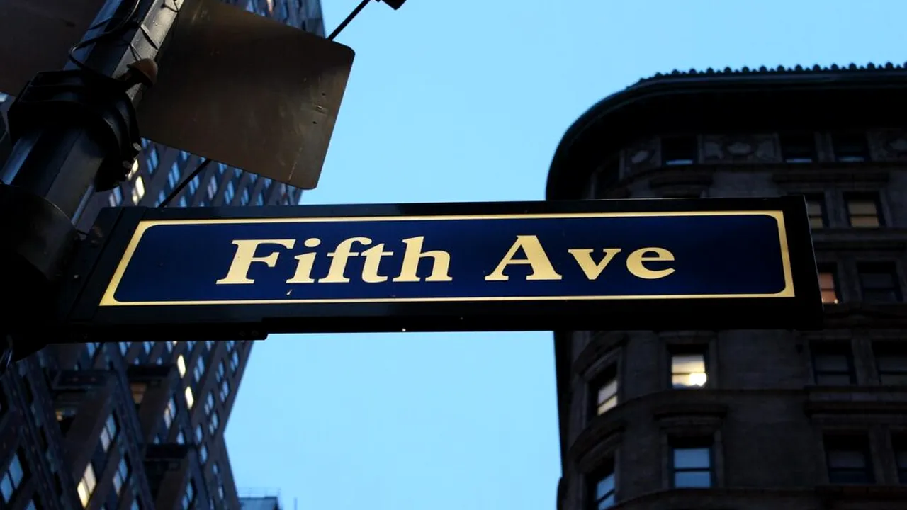 Compania care deține un celebru lanț de magazine de lux a depus cerere de intrare în faliment