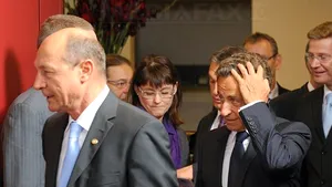 Scurtă întâlnire Sarkozy-Băsescu la Bruxelles, relaţii în mod clar glaciale - FOTO