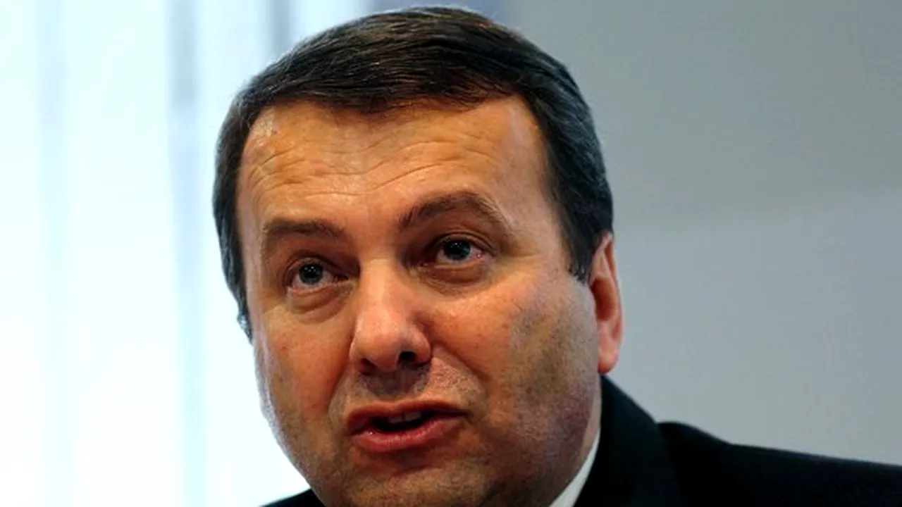 Ialomiţianu: Există posibilitatea majorării salariilor, în funcţie de situaţia care va fi în 2012