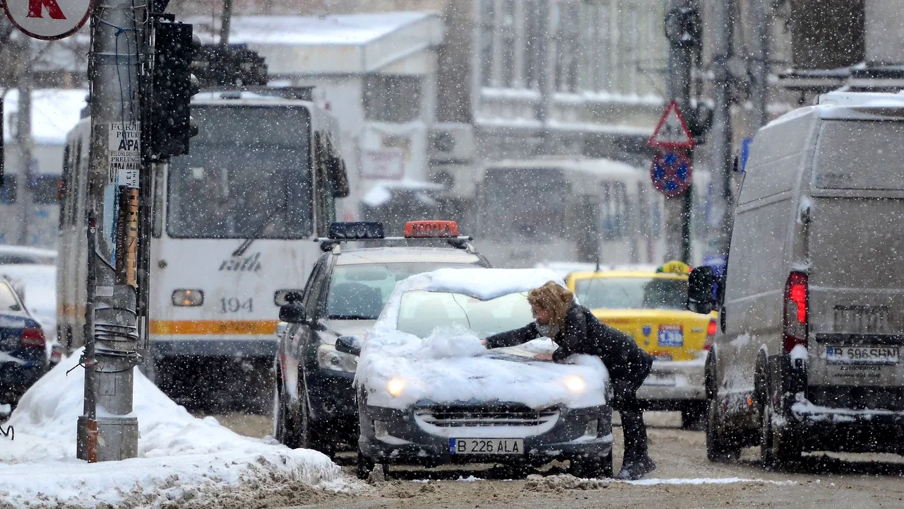 Prognoza meteo. Vremea se schimbă radical. Temperaturile scad cu 25 de grade şi vin ninsori în mare parte din ţară