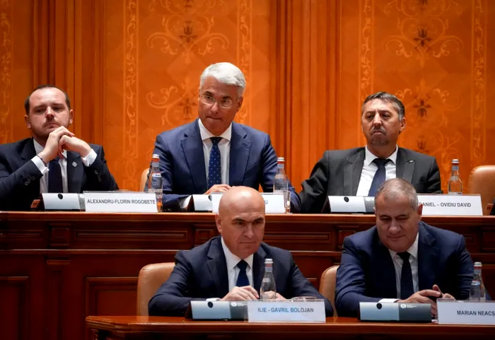 Guvernul Bolojan își asumă răspunderea pe pachetul de măsuri fiscale. Forma finală a pachetului austerității schimbată pe ultima sută de metri / UPDATE: Ședința din Parlament întârziată