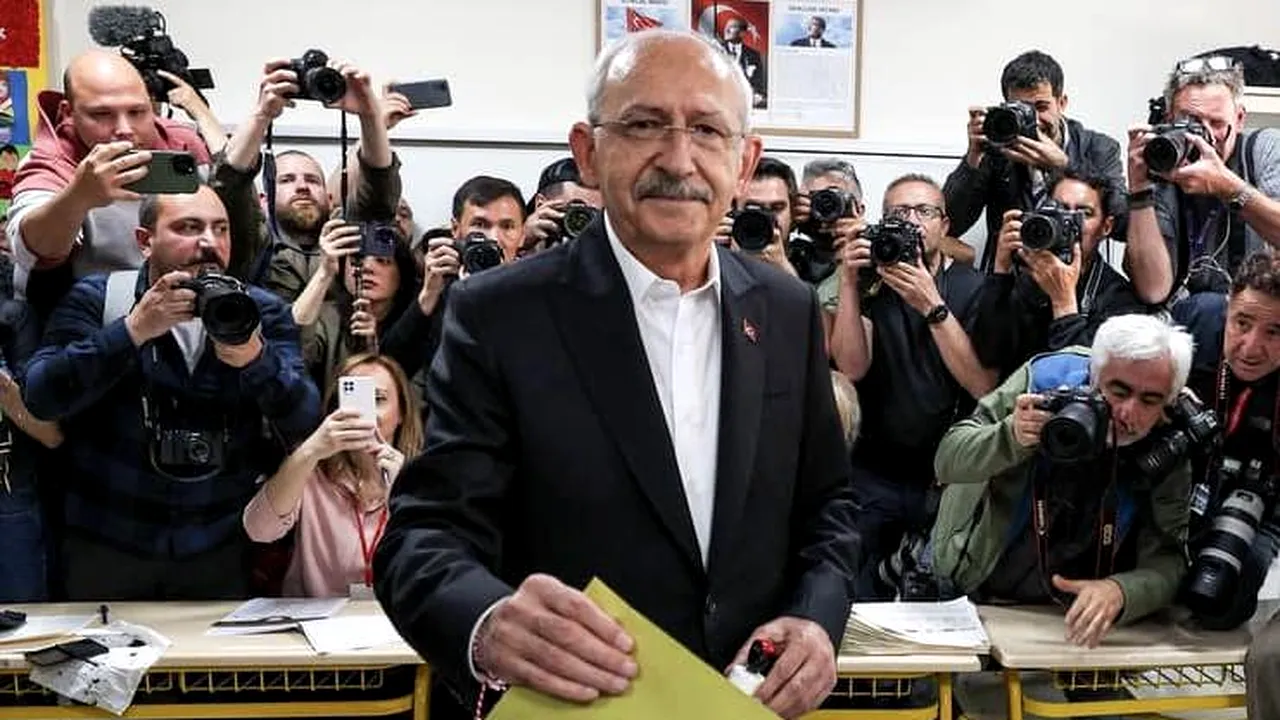 Kilicdaroglu spune că el conduce cursa pentru preşedinţie. Susţinătorii lui Erdogan, în stradă