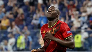 Romelu Lukaku a ajuns la Londra, pentru a finaliza transferul de 115 milioane de euro la Chelsea. Salariul atacantului belgian