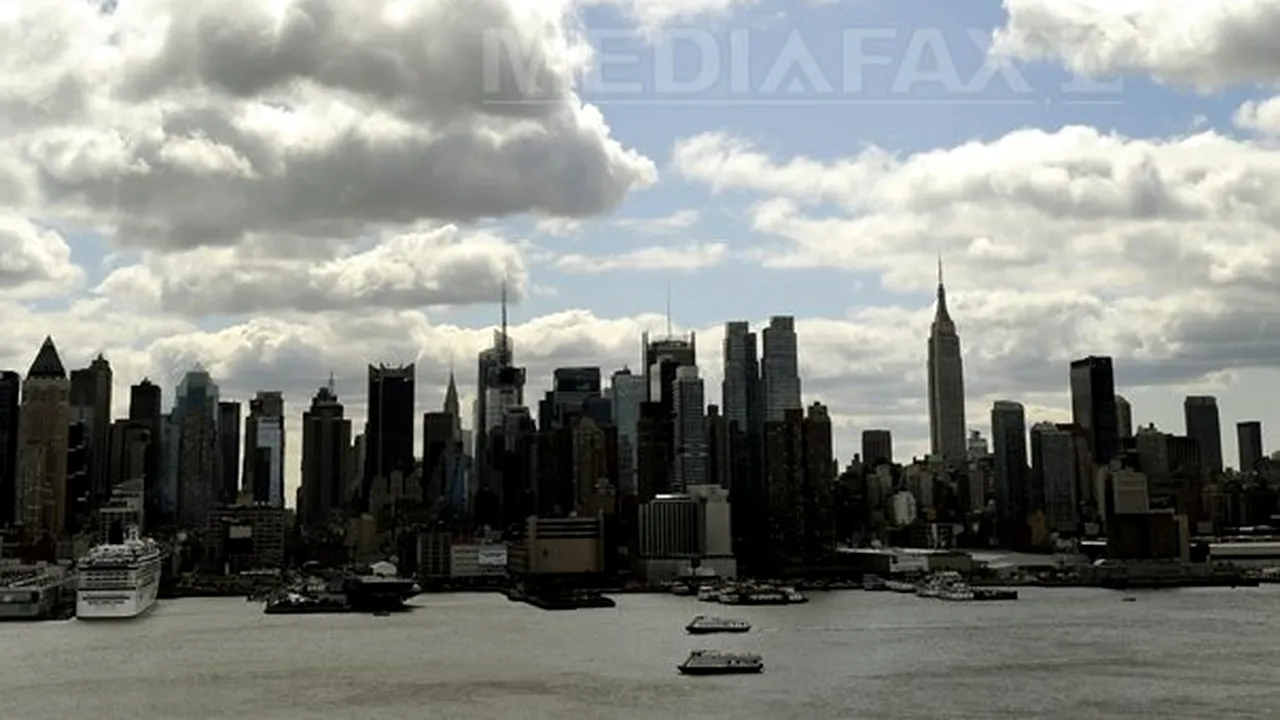 Curse aeriene suspendate pentru miercuri şi joi, în urma anunţării unei furtuni la New York